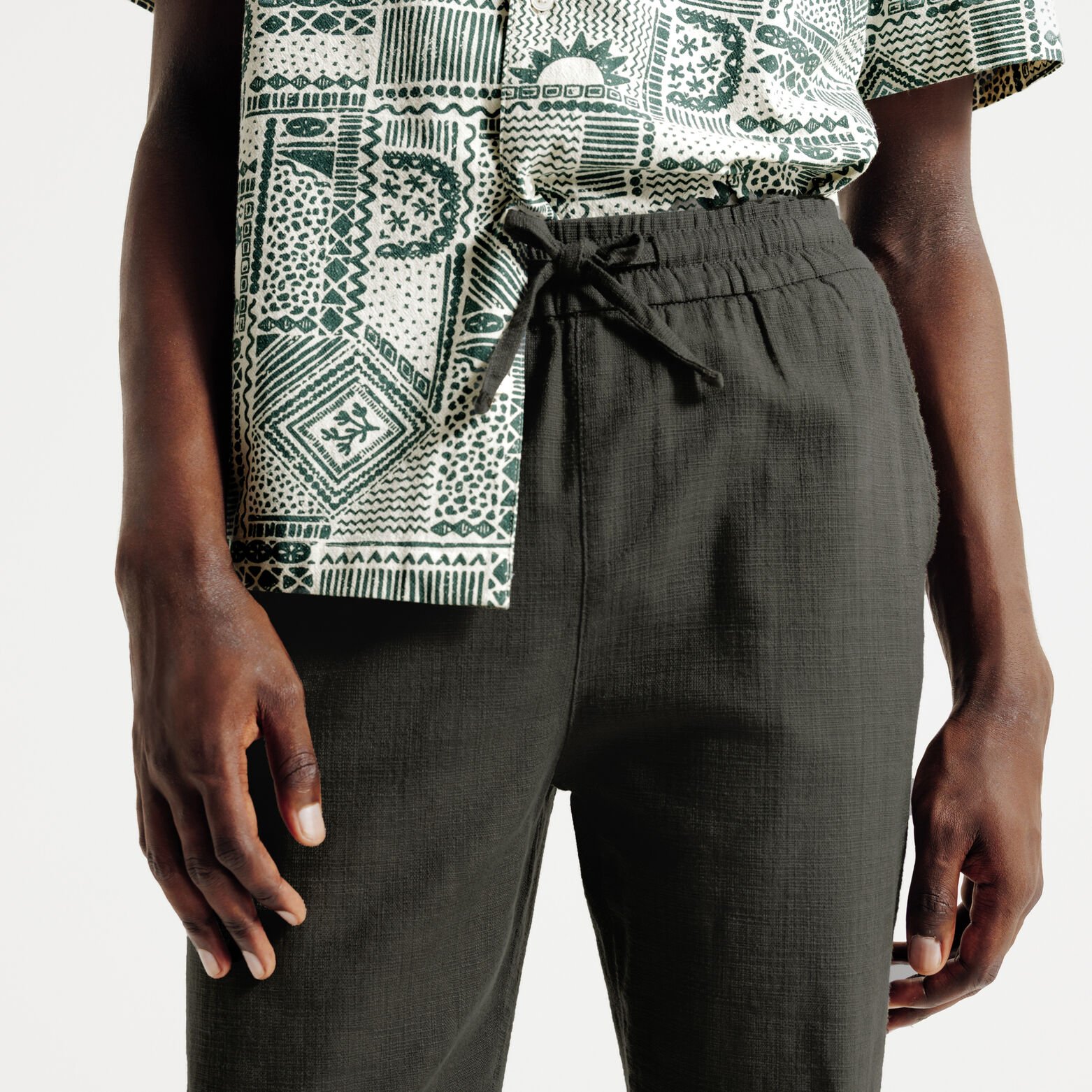 Pantalon loose mati&egrave;re textur&eacute;e