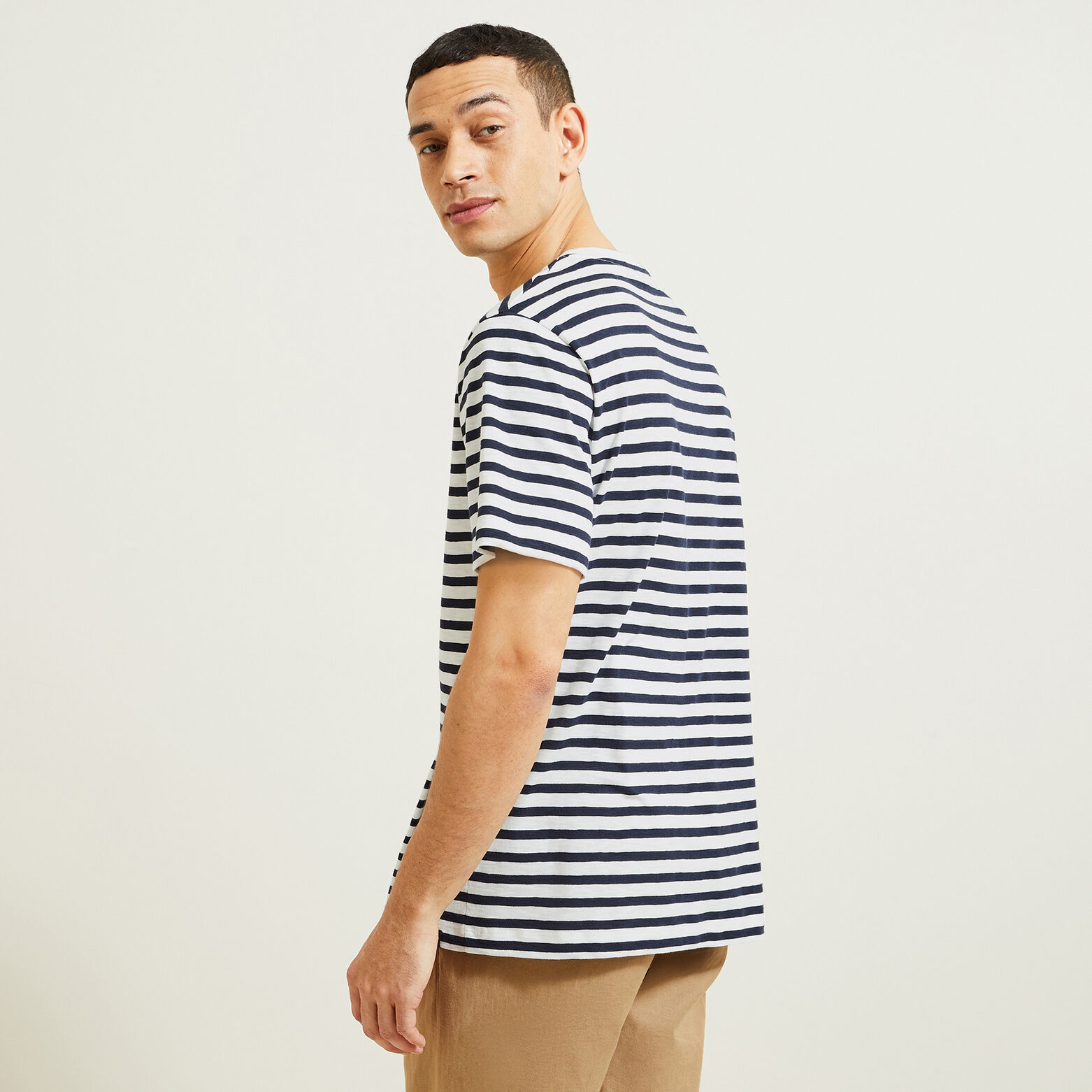 Geborduurde marine-T-shirt