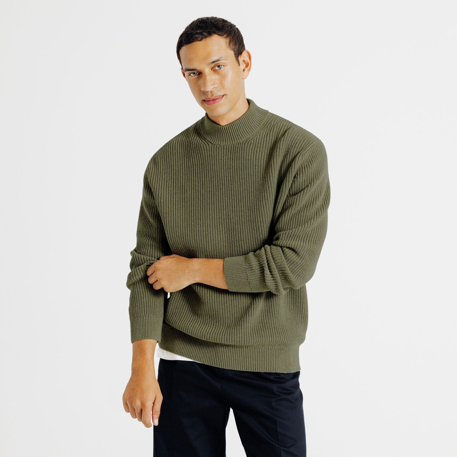 Pull col chemin&eacute;e en c&ocirc;te