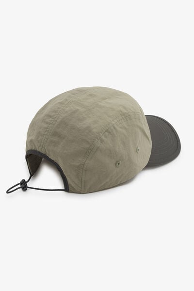 Casquette avec patch