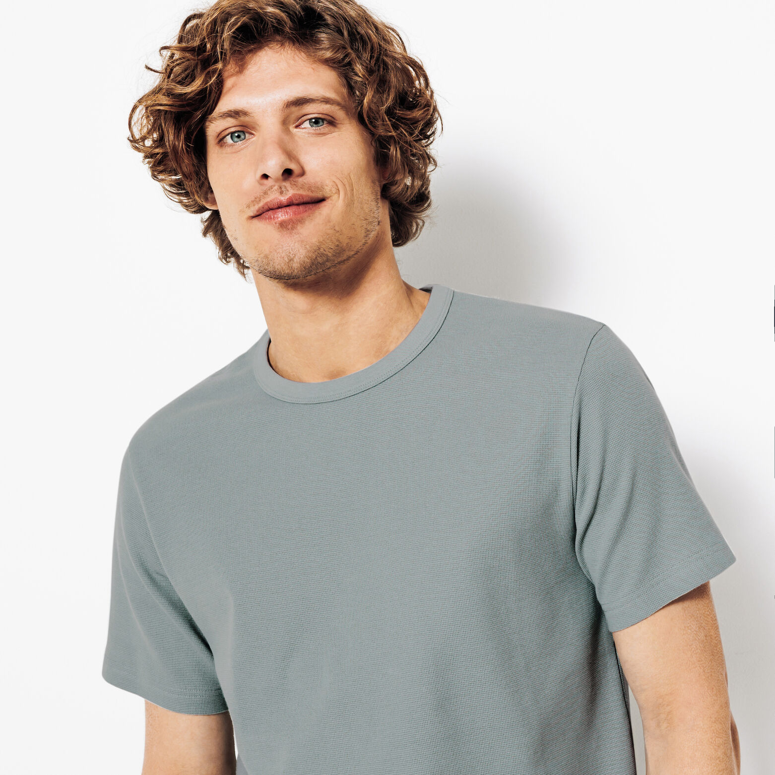 Tee shirt mati&egrave;re gaufr&eacute;e