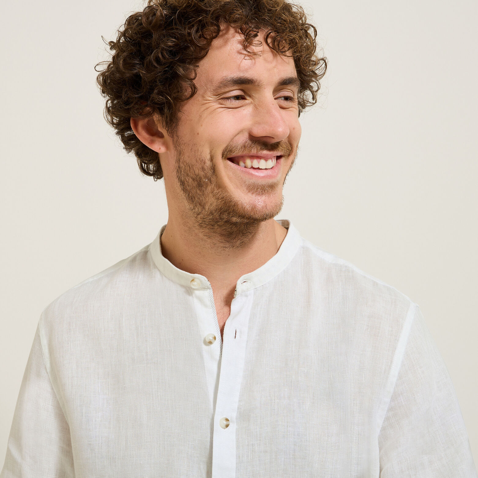 Chemise en lin col mao