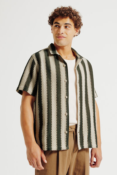 Chemisette en crochet col requin