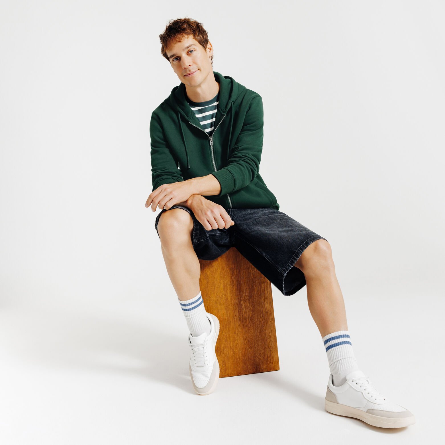 Sweat &agrave; capuche zipp&eacute;