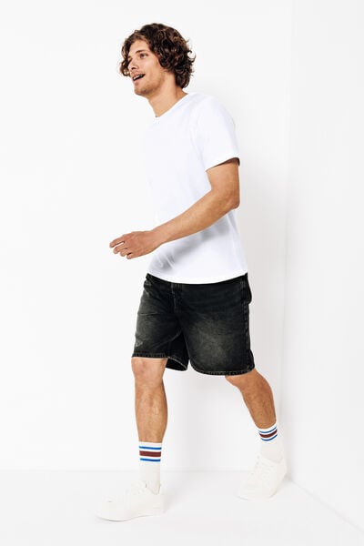 Tee shirt brod&eacute; mati&egrave;re reli&eacute;f&eacute;e