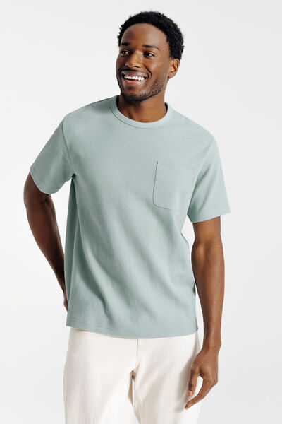 Tee shirt mati&egrave;re gaufr&eacute;e