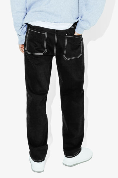 Jean loose &agrave; d&eacute;coupes