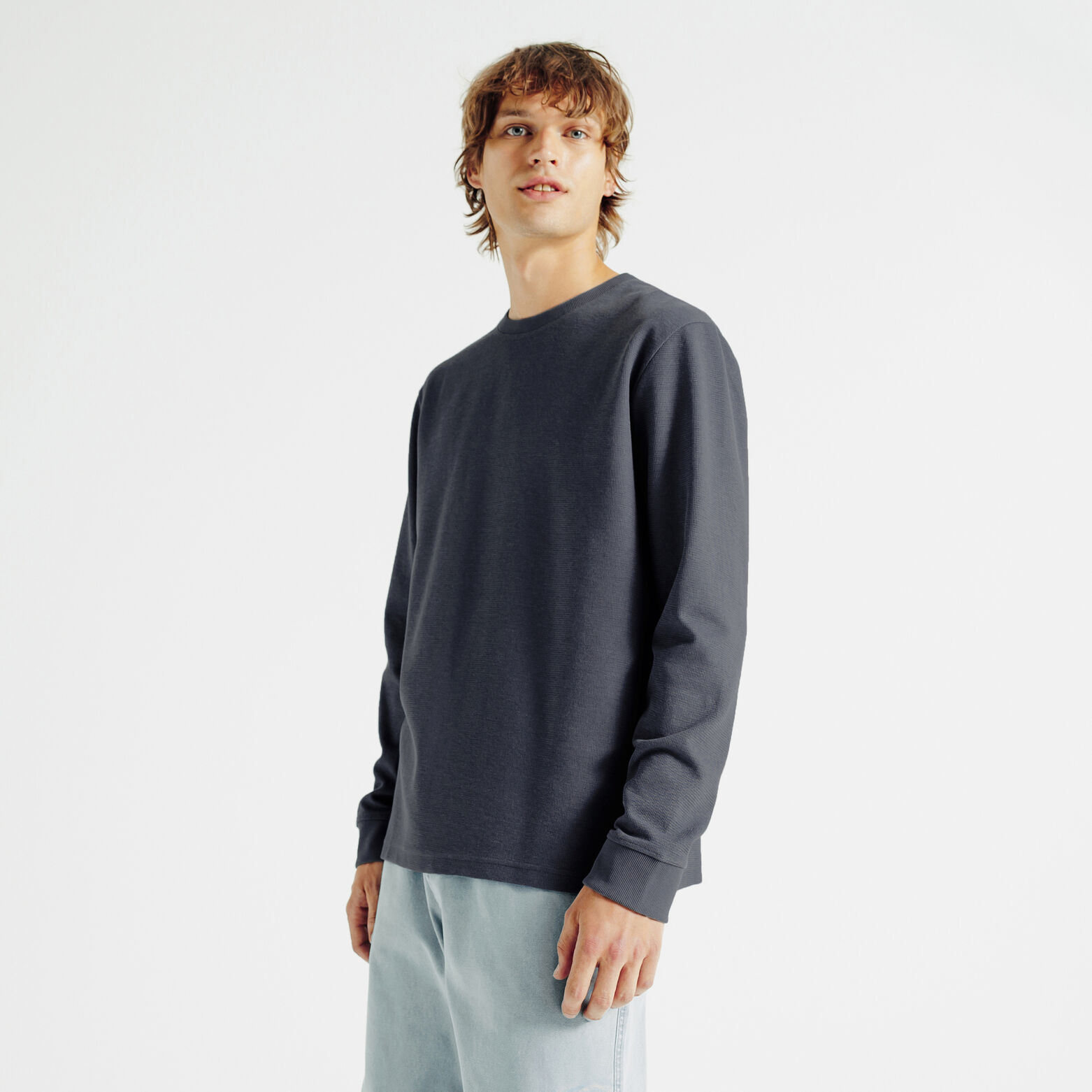 Tee shirt manches longues mati&egrave;re reli&eacute;f&eacute;e