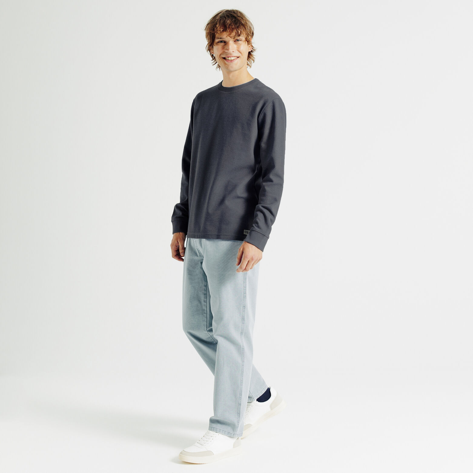 Tee shirt manches longues mati&egrave;re reli&eacute;f&eacute;e