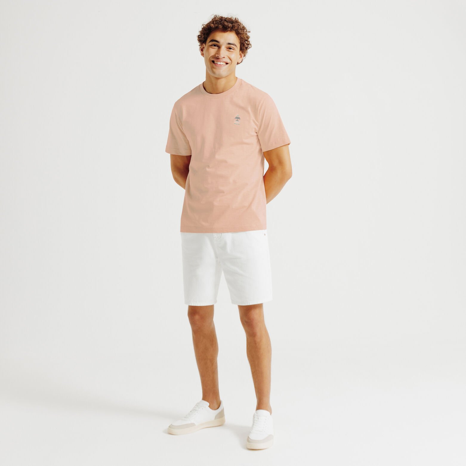 Tee shirt mati&egrave;re flamm&eacute;e broderie poitrine