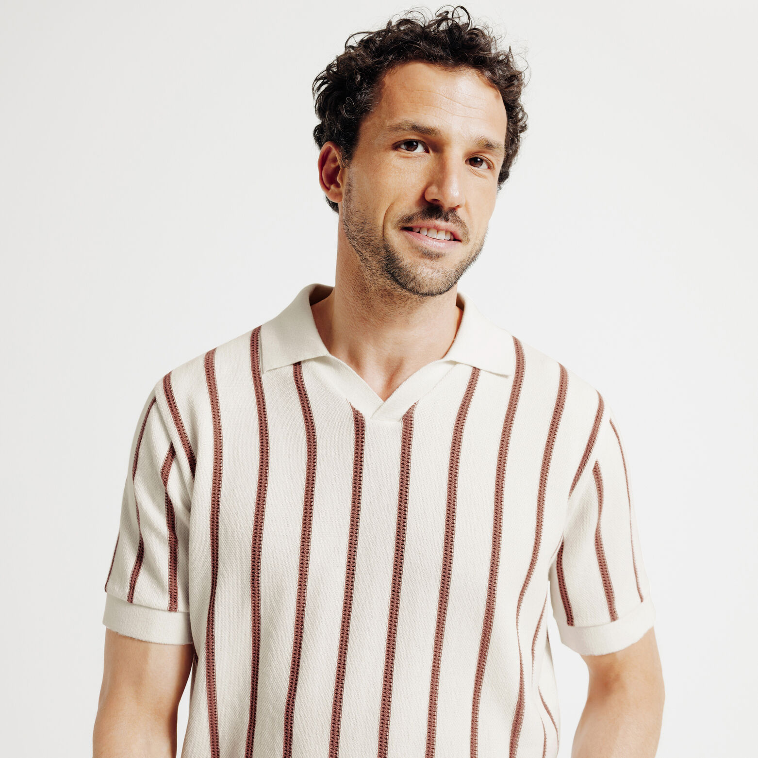 Polo en maille col resort jeux de points fantaisie