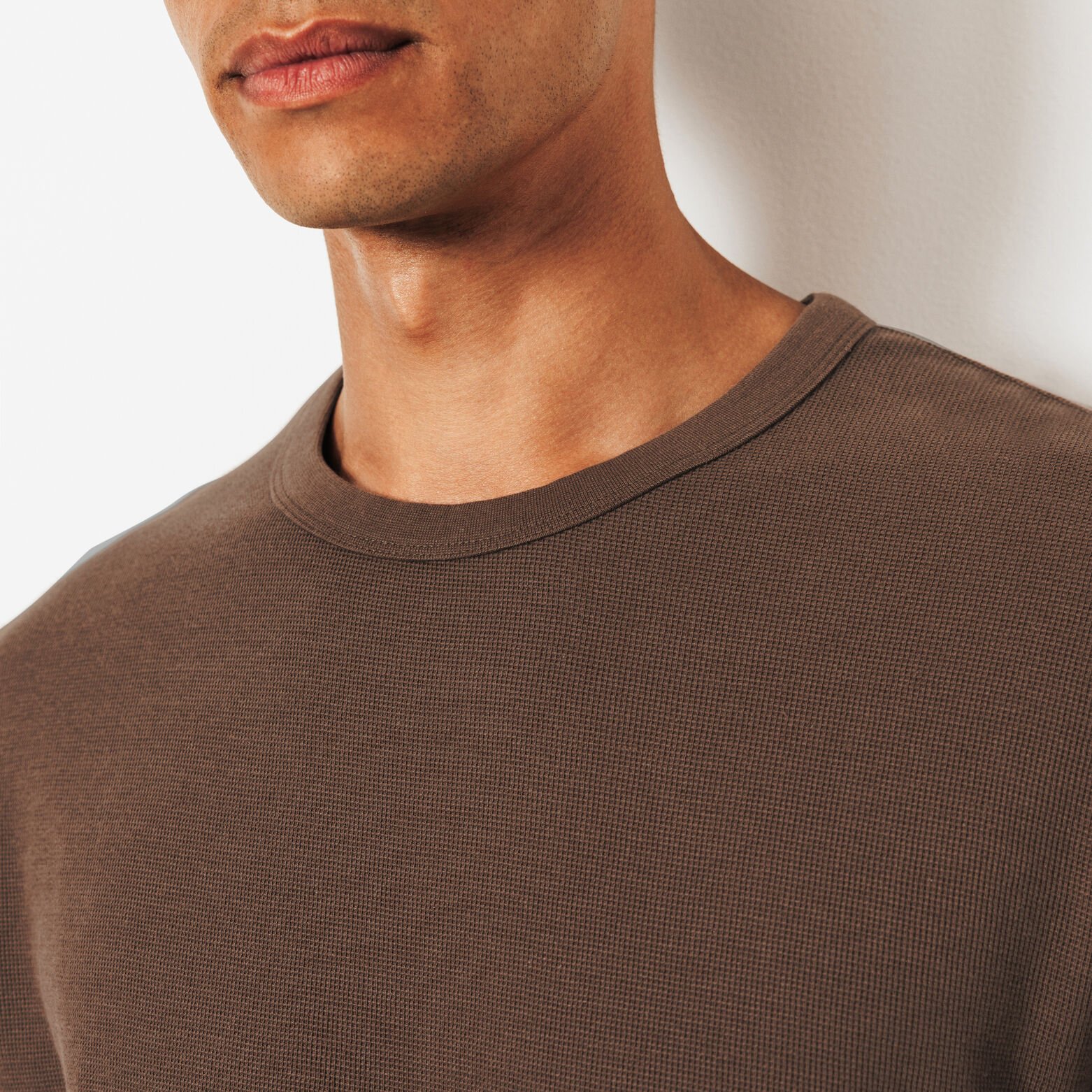 Tee shirt mati&egrave;re gaufr&eacute;e