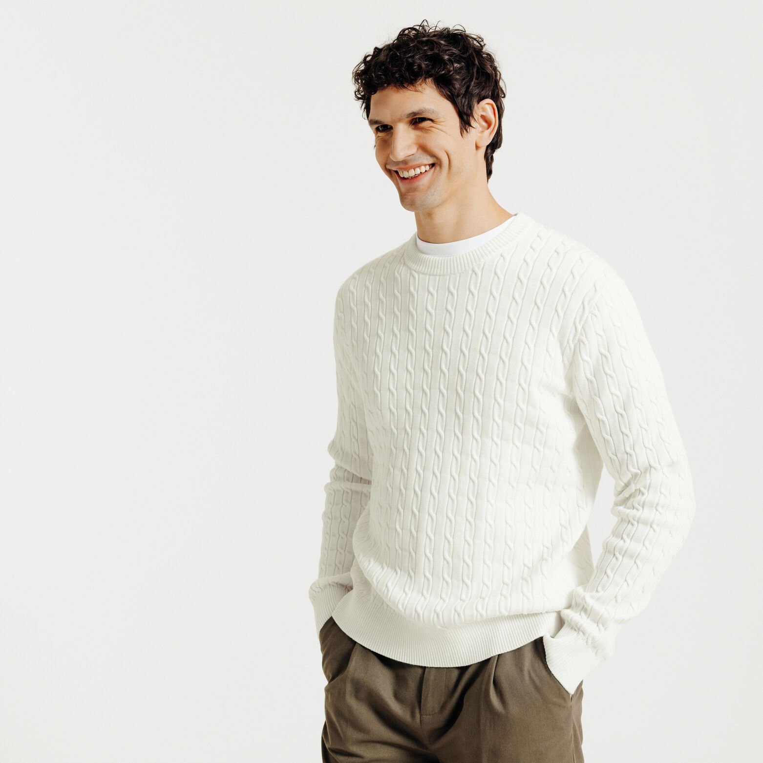 Pull col rond torsad&eacute;