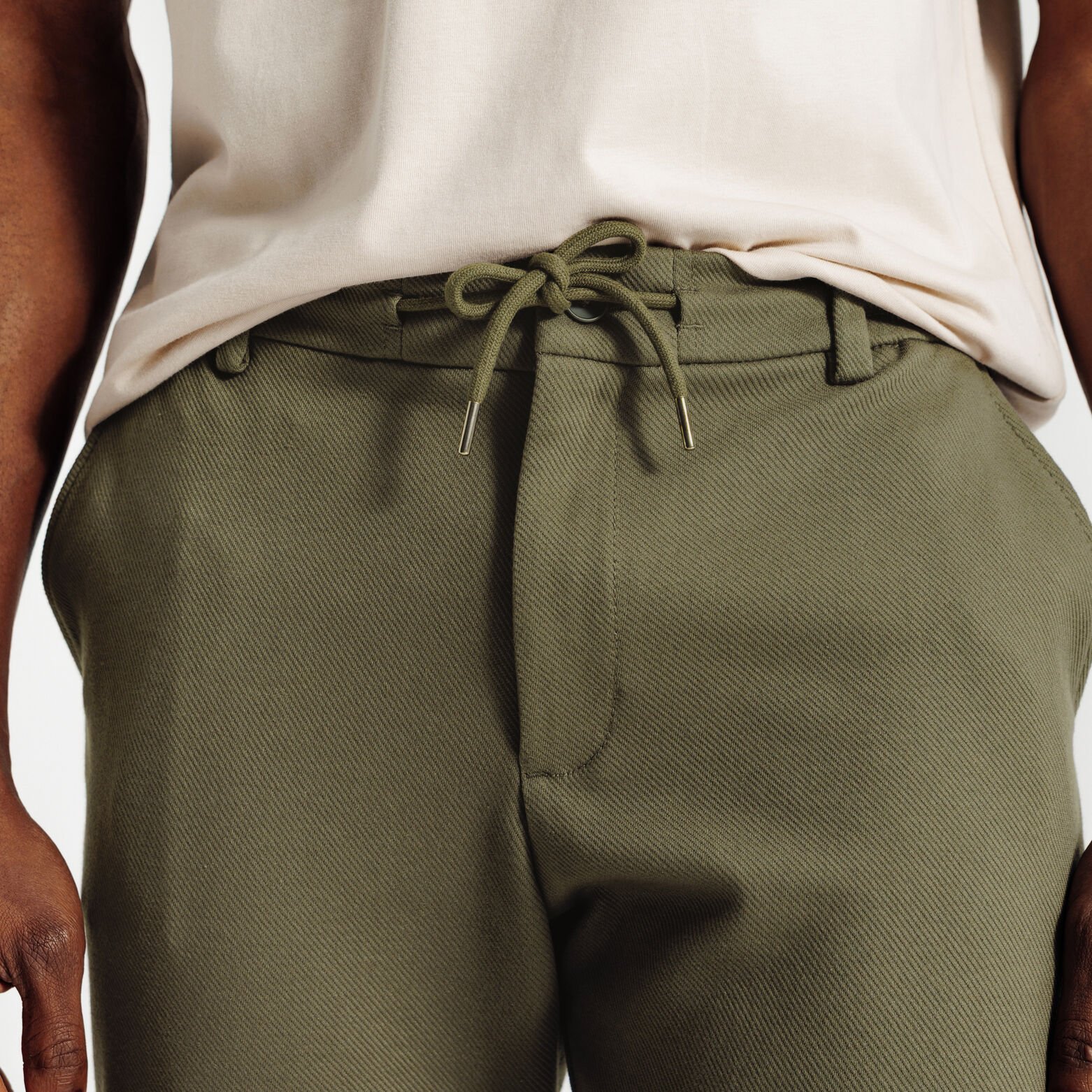 Pantalon chino tapered maille