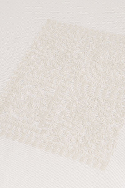 Tee shirt mati&egrave;re reli&eacute;f&eacute;e d&eacute;tail macram&eacute;