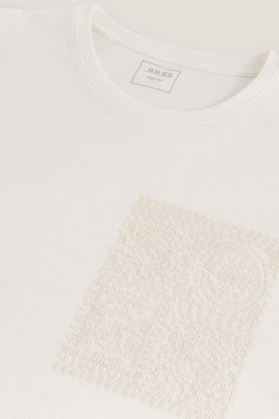 Tee shirt mati&egrave;re reli&eacute;f&eacute;e d&eacute;tail macram&eacute;