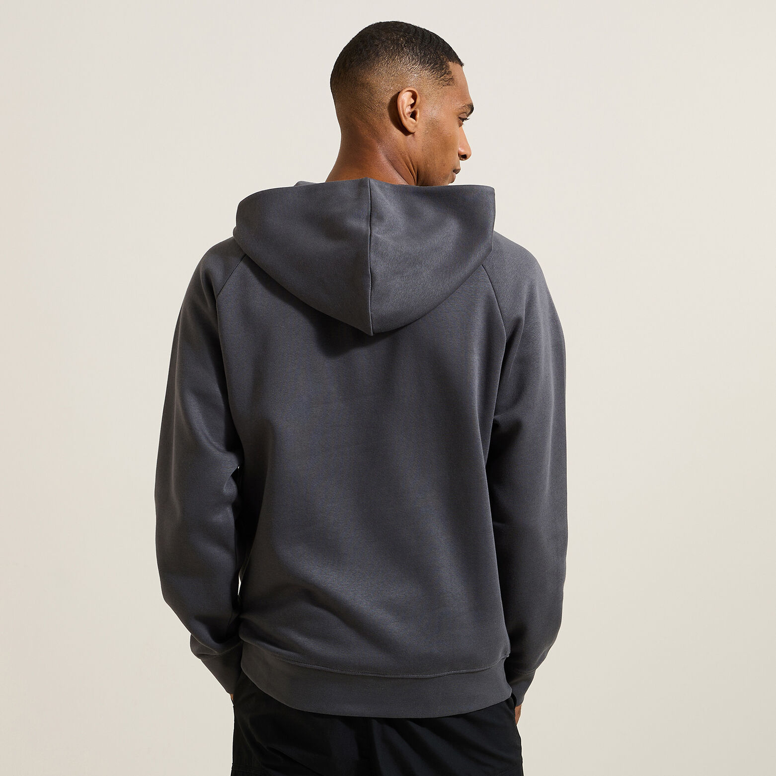 Sweat &agrave; capuche mati&egrave;re technique