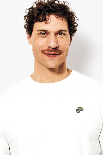 Tee shirt mati&egrave;re flamm&eacute;e broderie poitrine