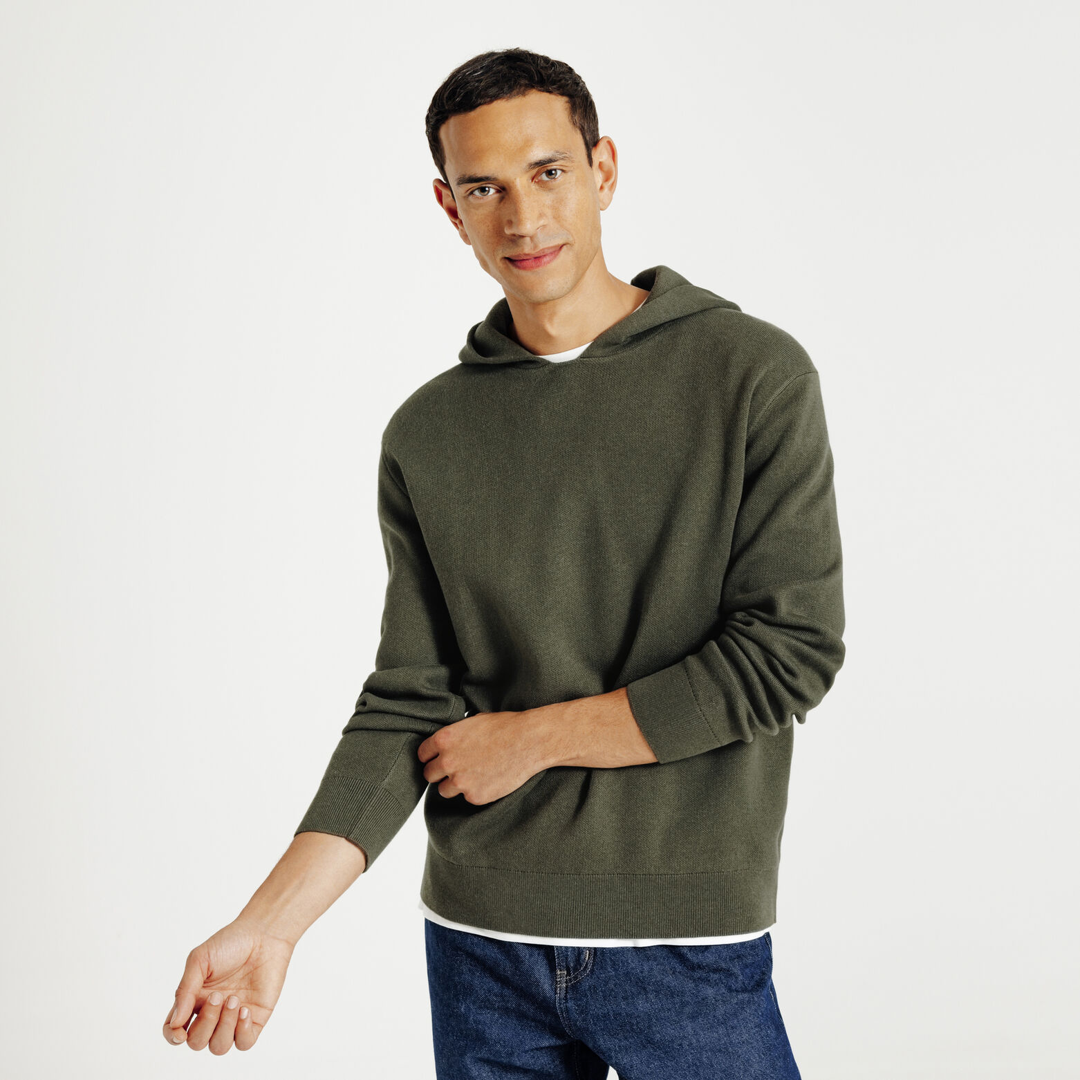 Pull &agrave; capuche &eacute;pais