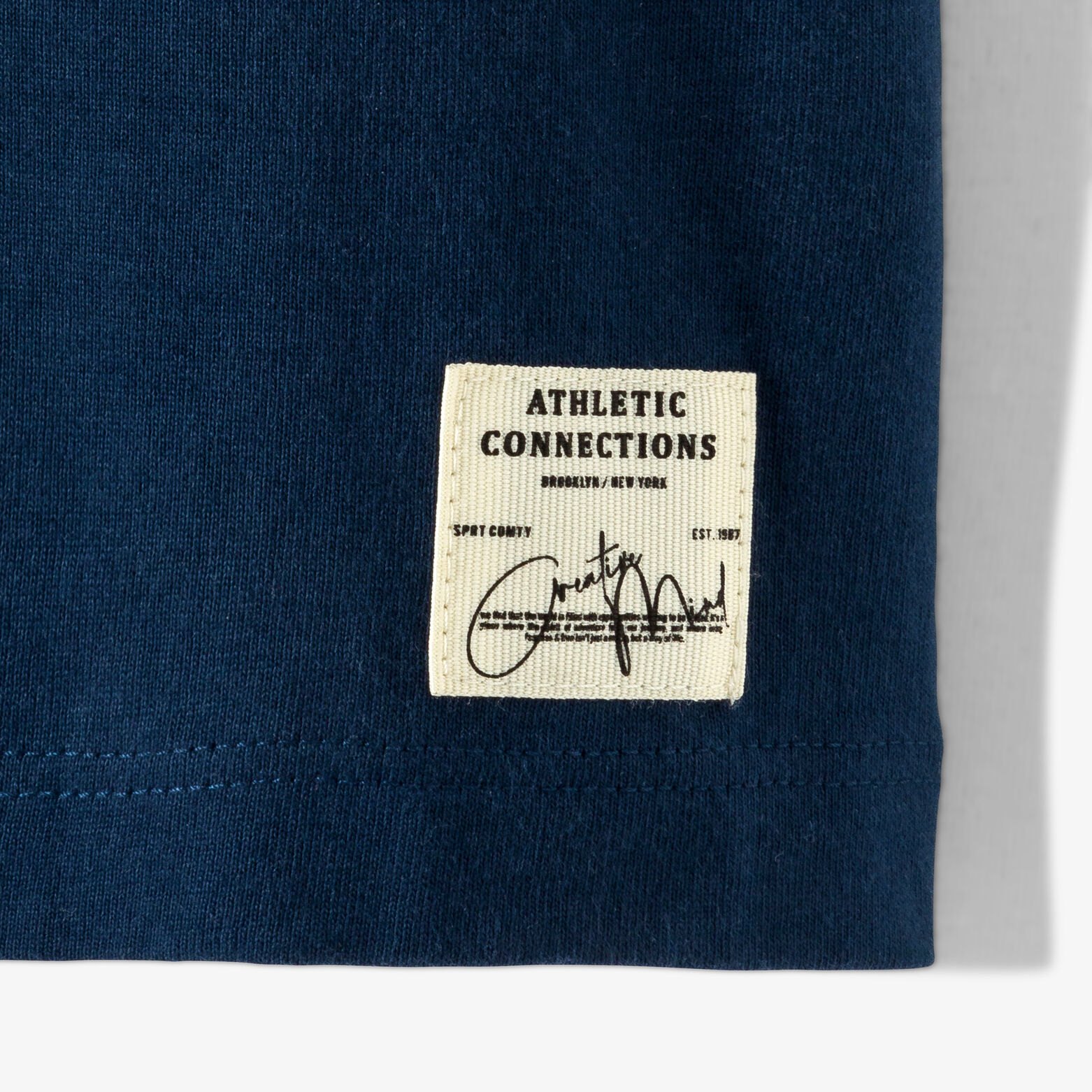 Tee shirt en coton broderie devant