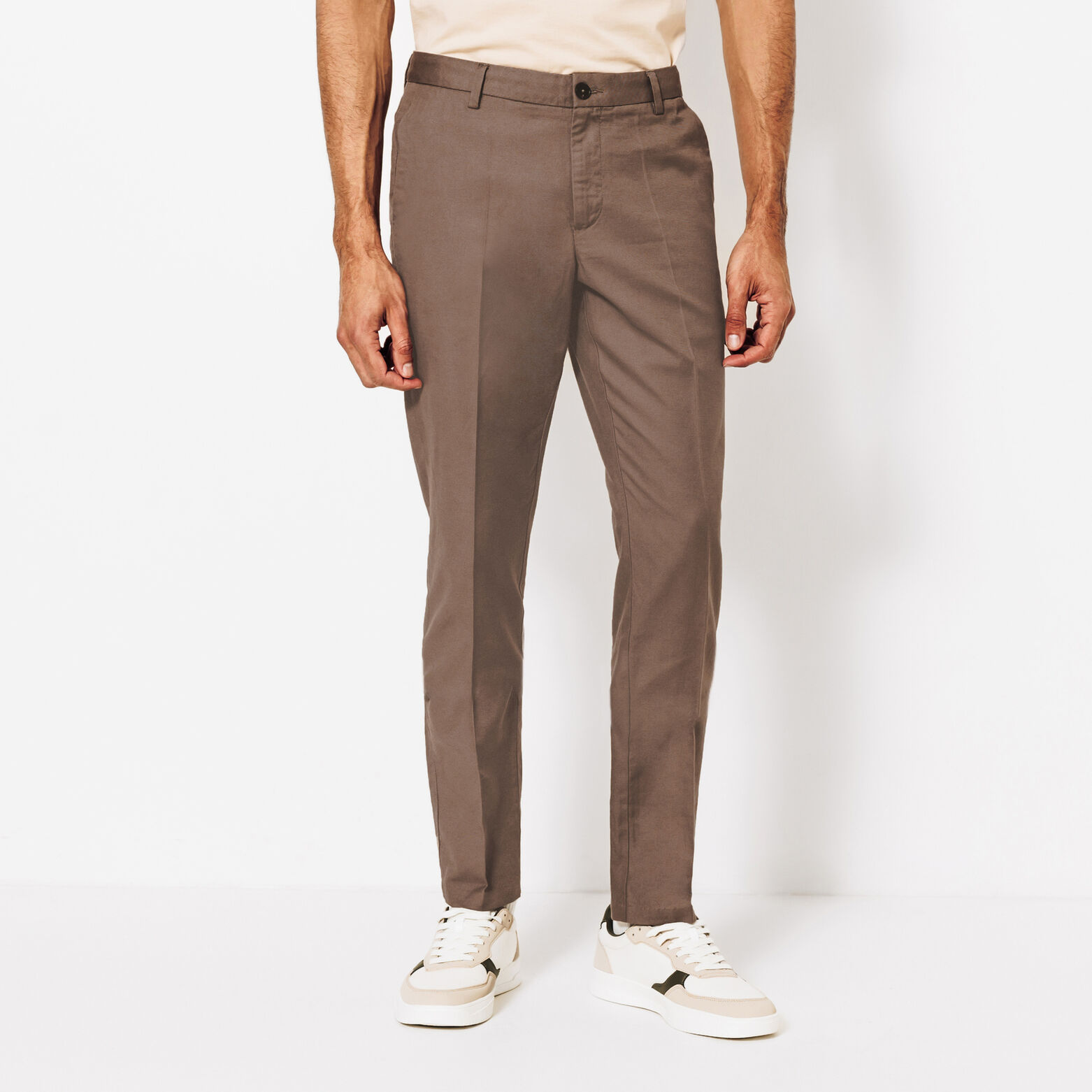 Regular fit chinobroek in katoen en linnen