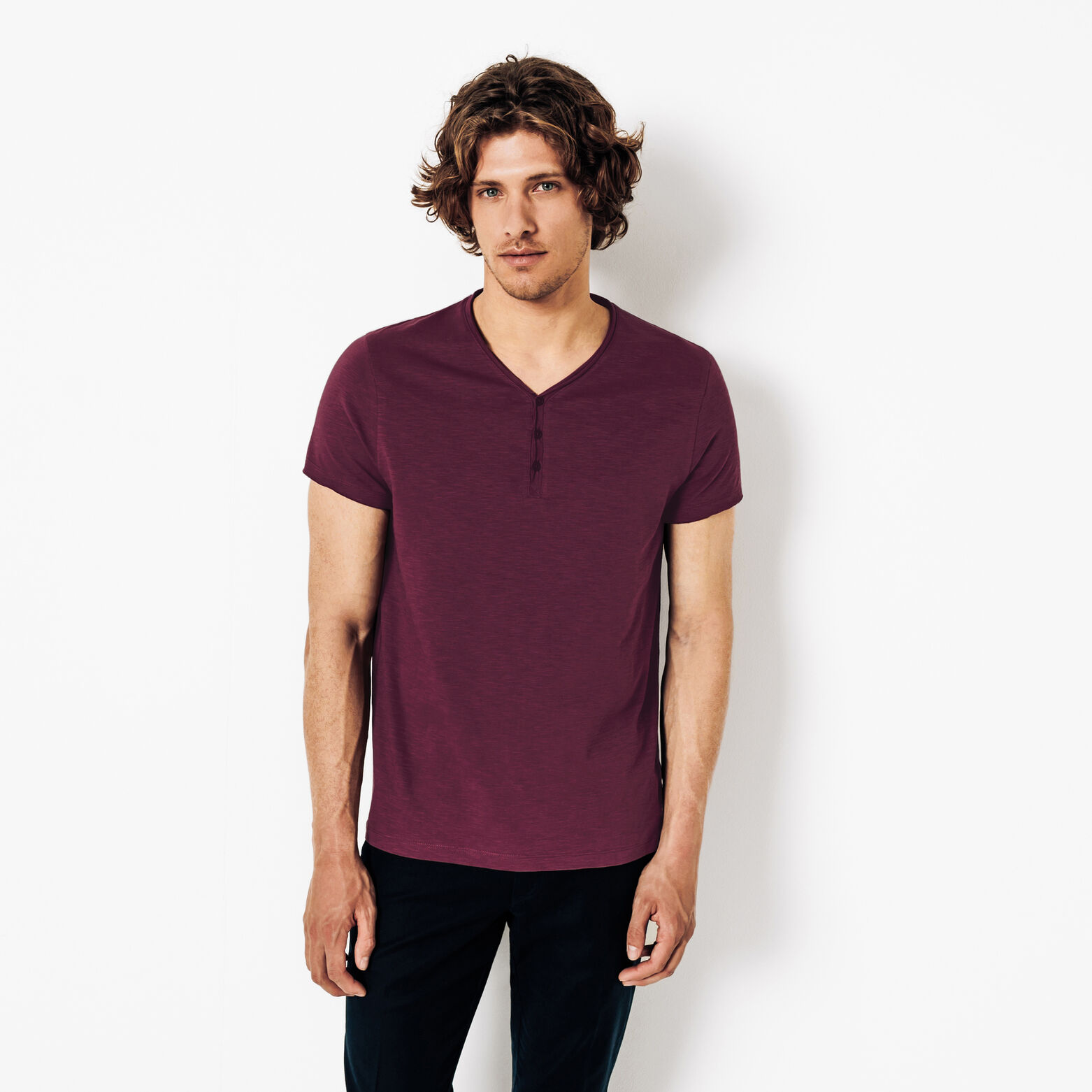 Tee shirt col tunisien mati&egrave;re flamm&eacute;e