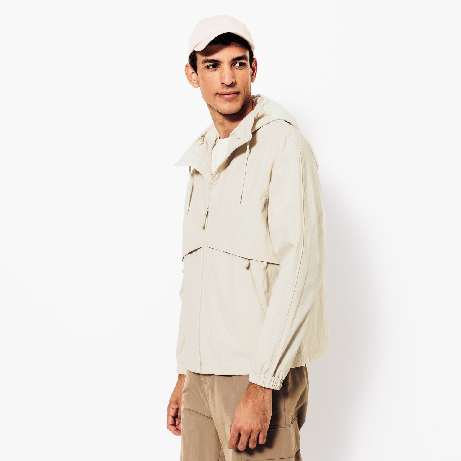 Blouson l&eacute;ger &agrave; capuche