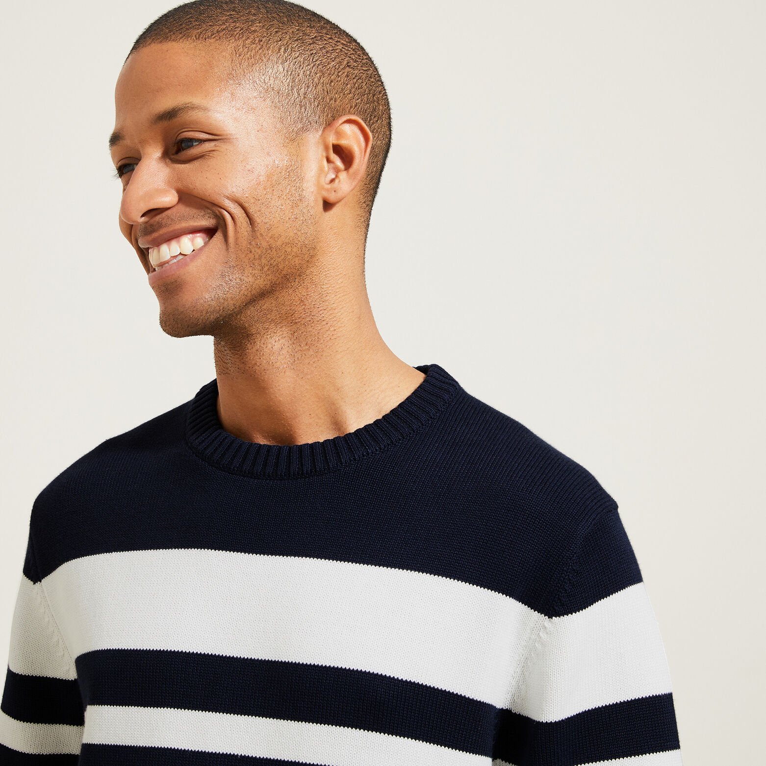 Pull col rond ray&eacute;