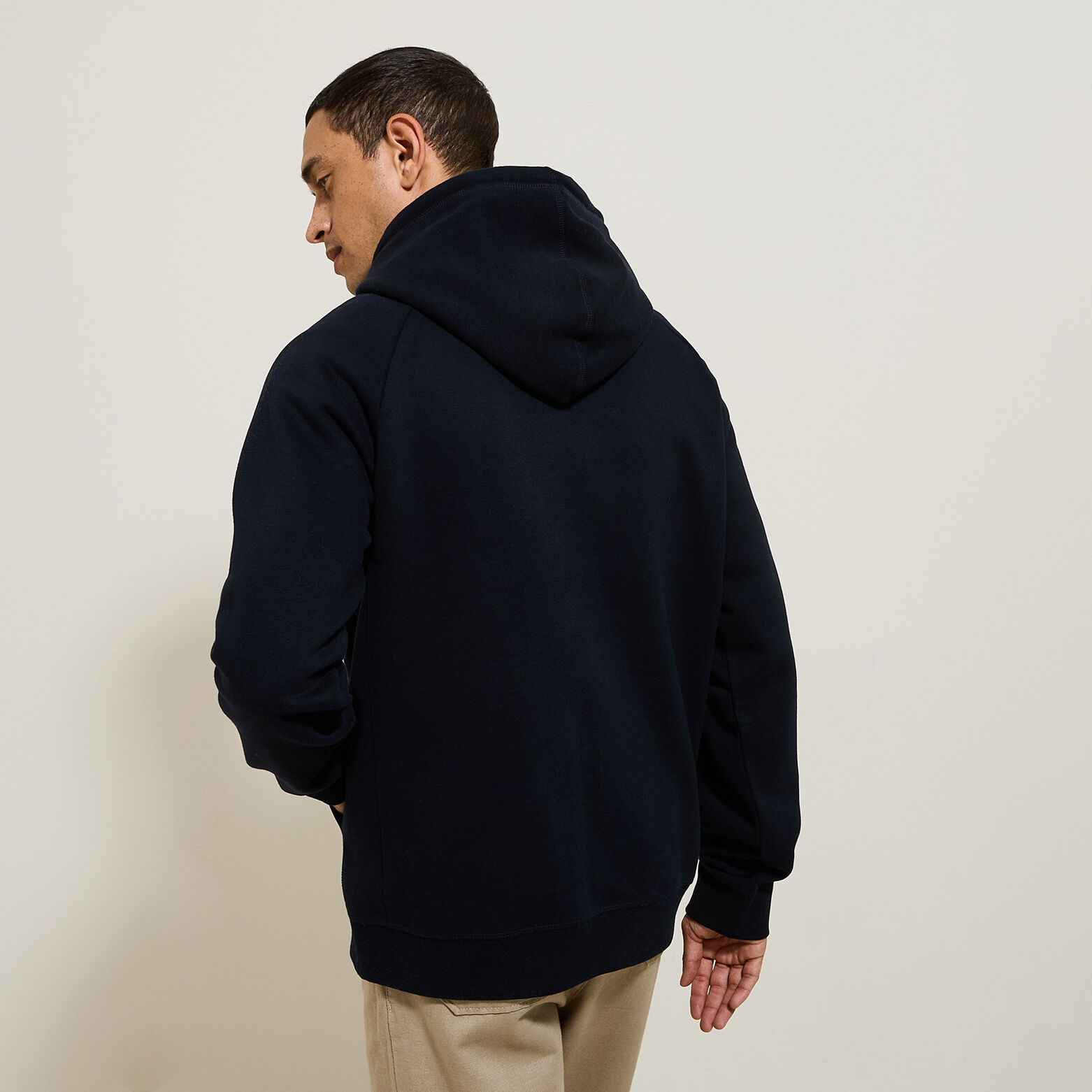 Sweat &agrave; capuche patch et broderie devant