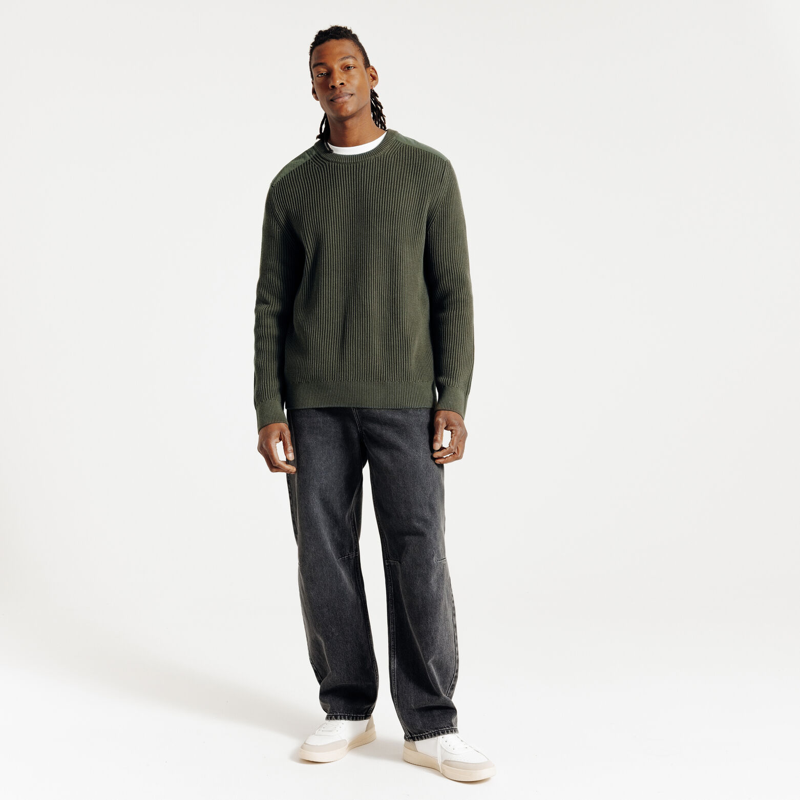 Pull col rond patch &eacute;paules