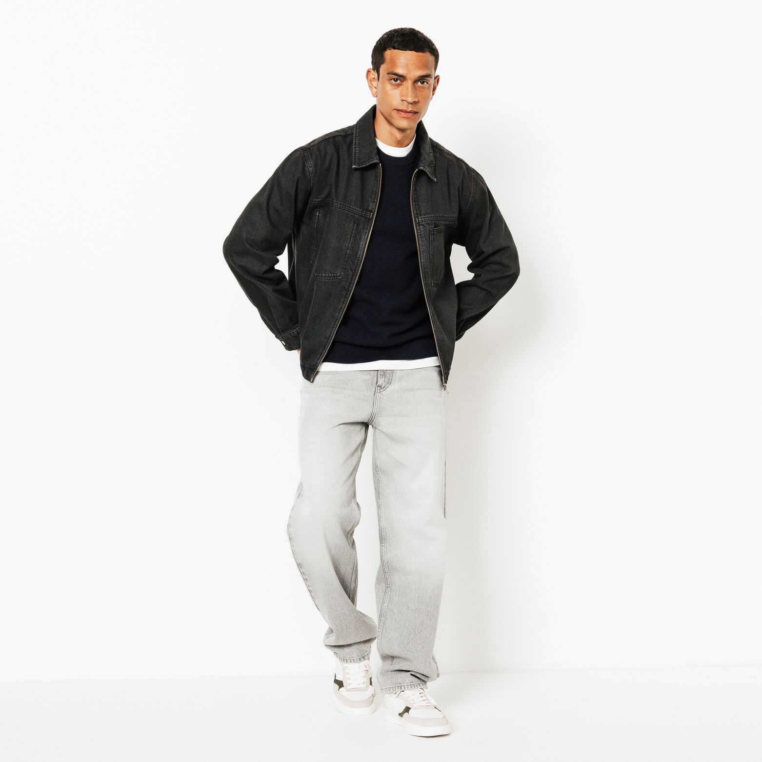 Pull col rond jeux de points fantaisie