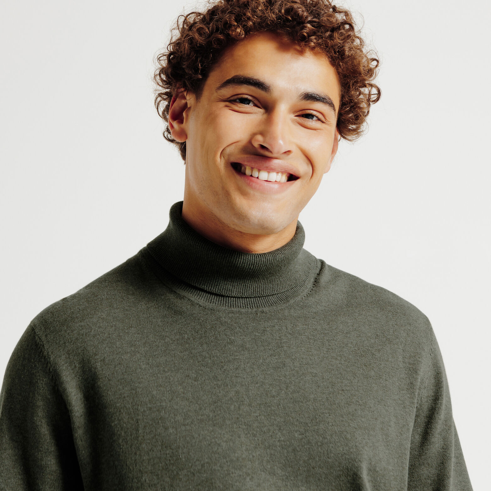 Pull col roul&eacute;