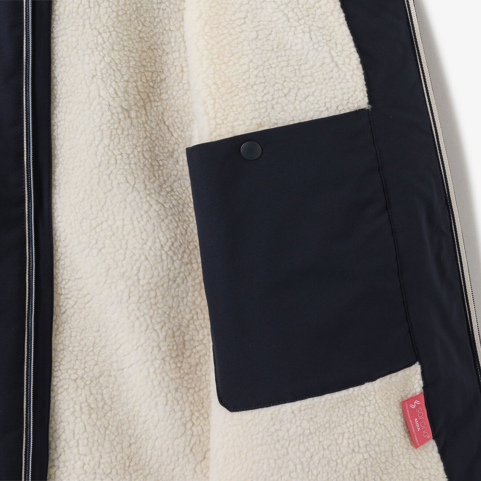 Parka longue &agrave; capuche doubl&eacute;e en sherpa