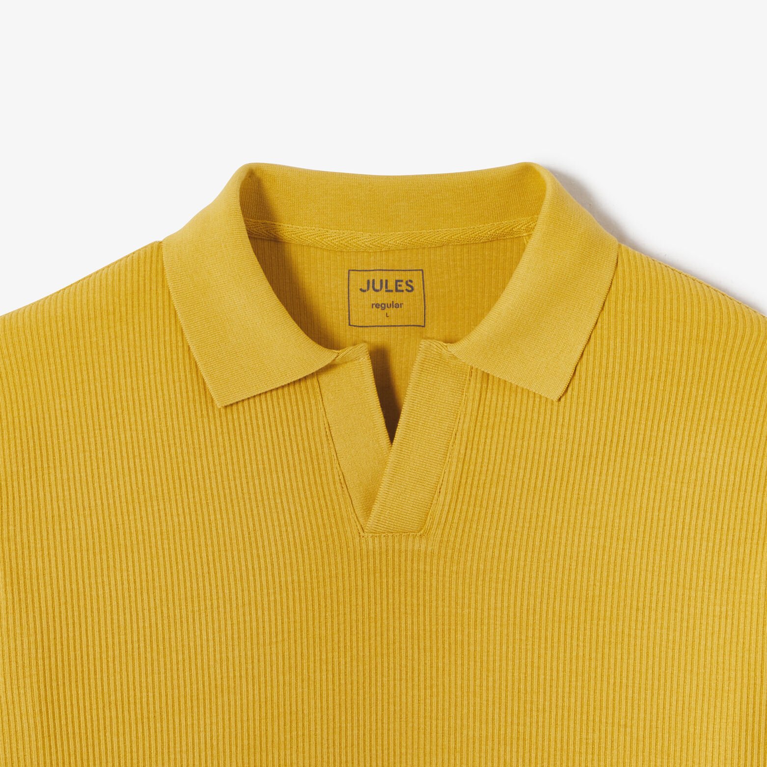 Polo manches courtes textur&eacute; col resort