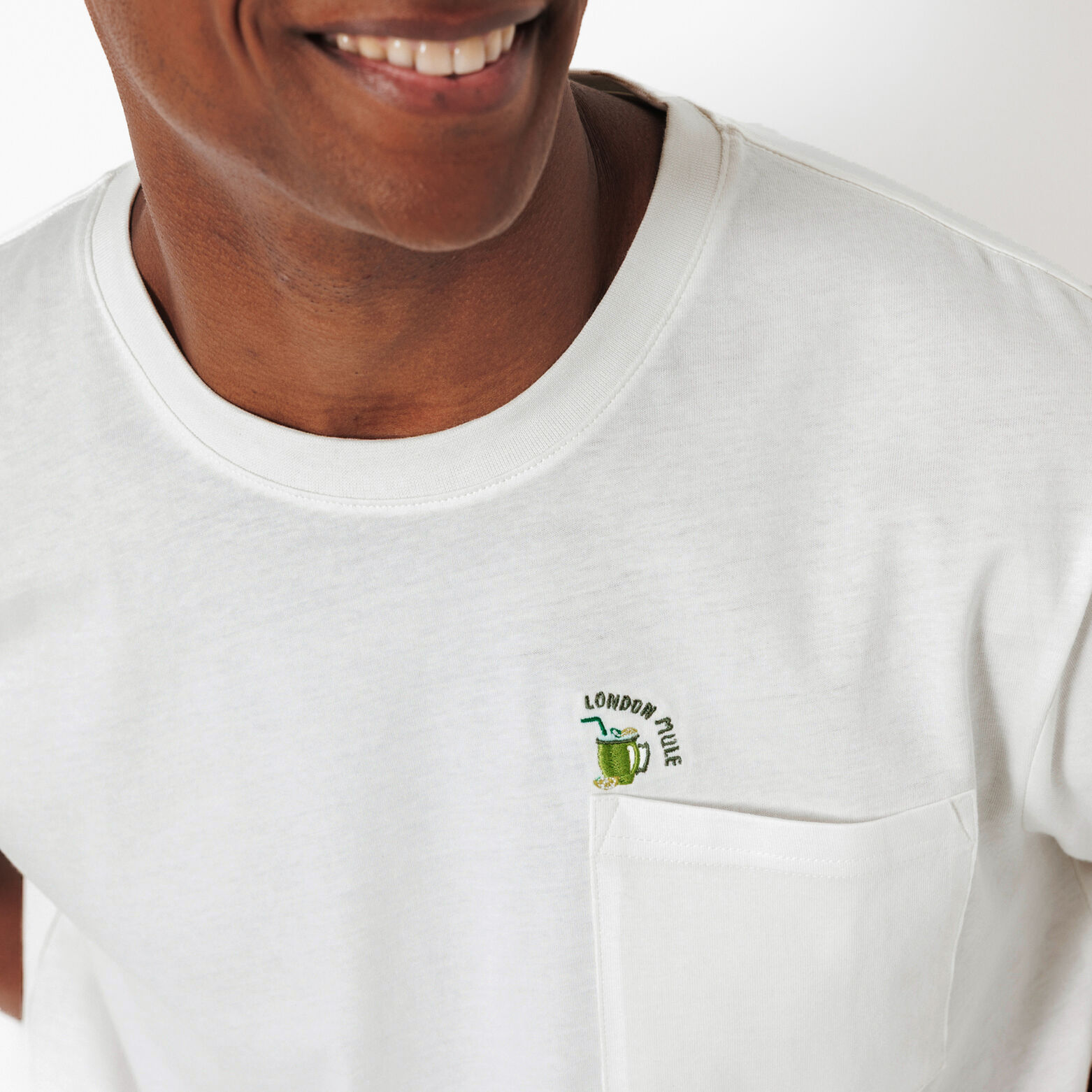 Tee shirt brod&eacute; col rond