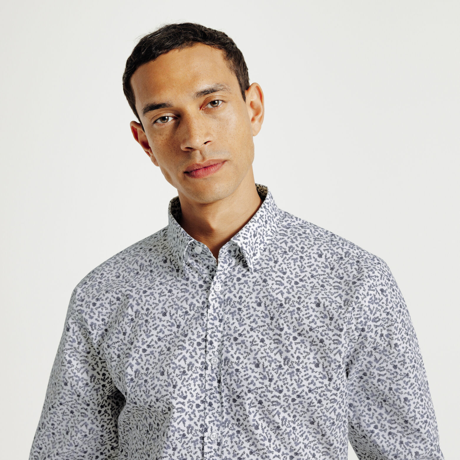 Chemise en coton imprim&eacute; floral slim