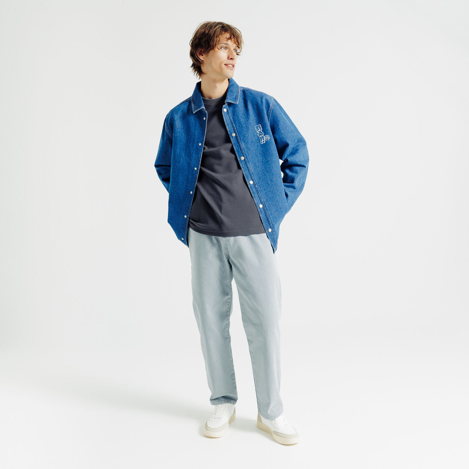 Tee shirt manches longues mati&egrave;re reli&eacute;f&eacute;e