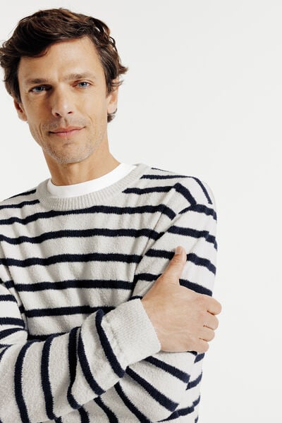 Pull col rond boucl&eacute; ray&eacute;