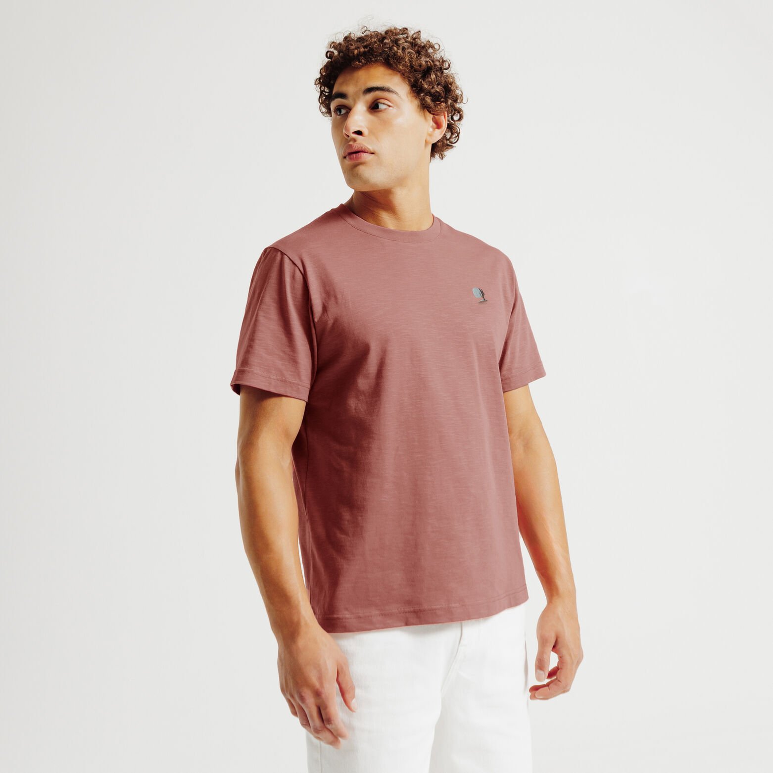 Tee shirt mati&egrave;re flamm&eacute;e broderie poitrine