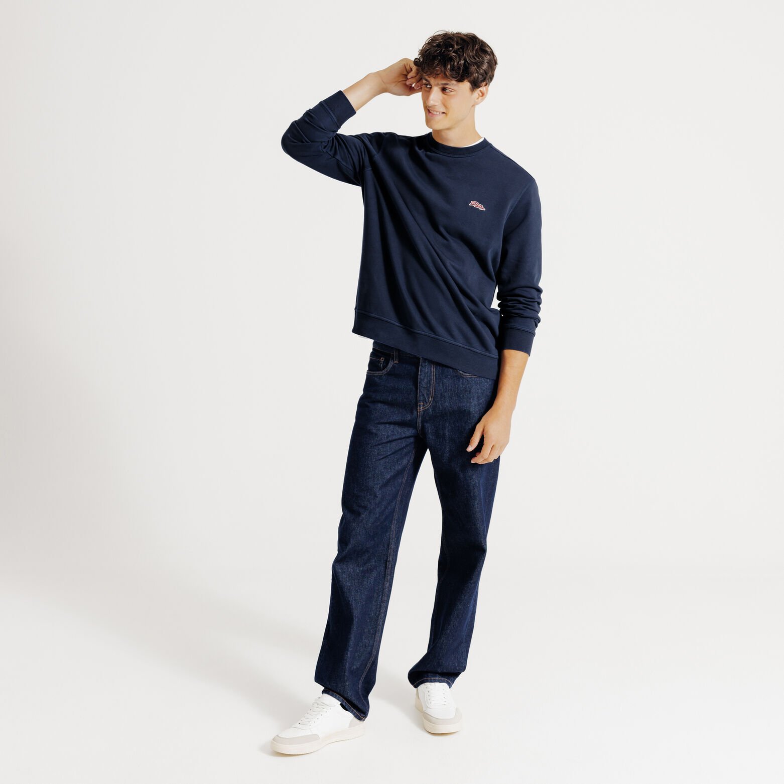 Sweat col rond effet d&eacute;lav&eacute; patch