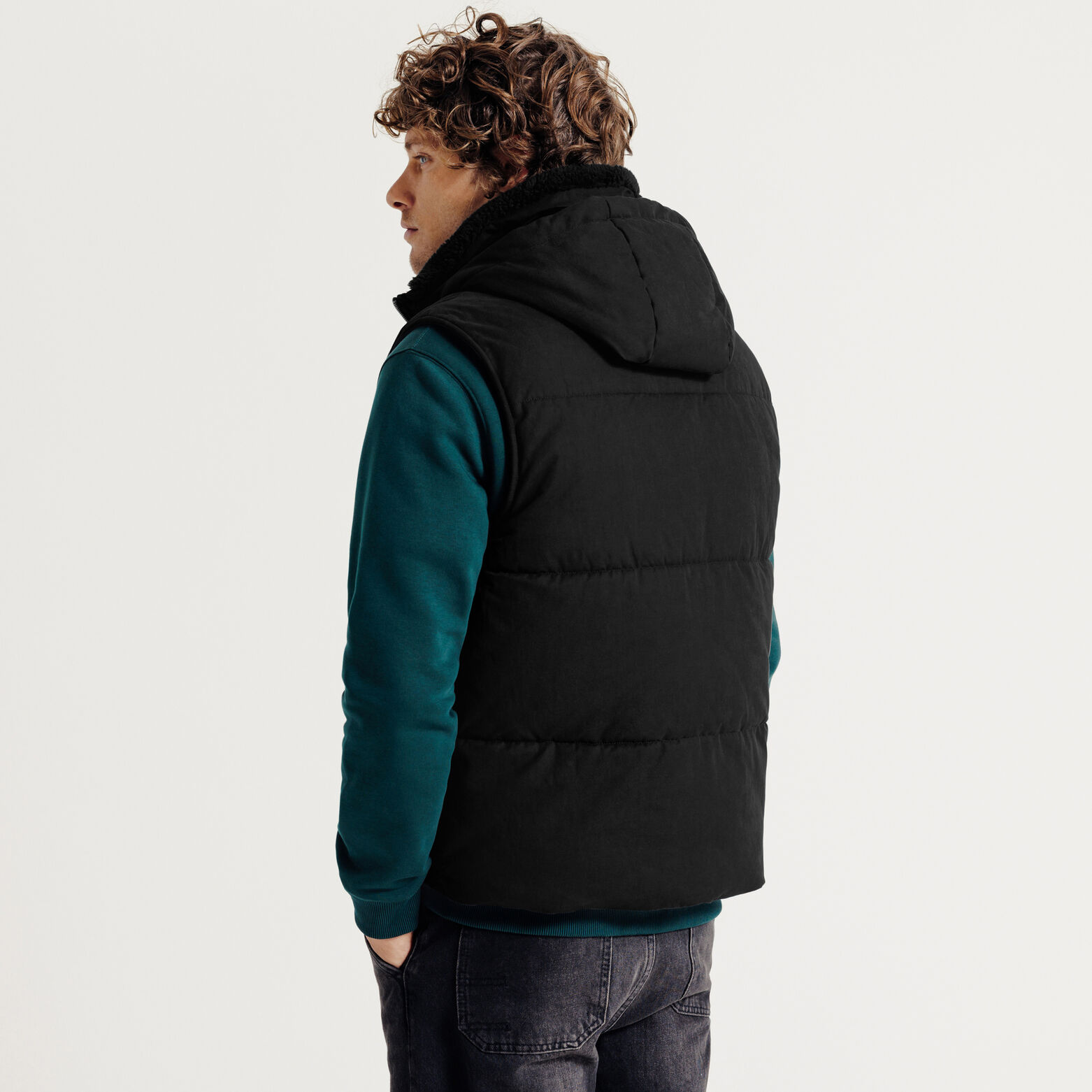 Doudoune sans manche &agrave; capuche