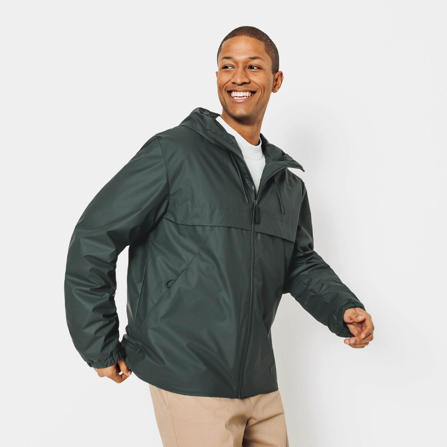 Blouson coupe-vent d&eacute;perlant &agrave; capuche