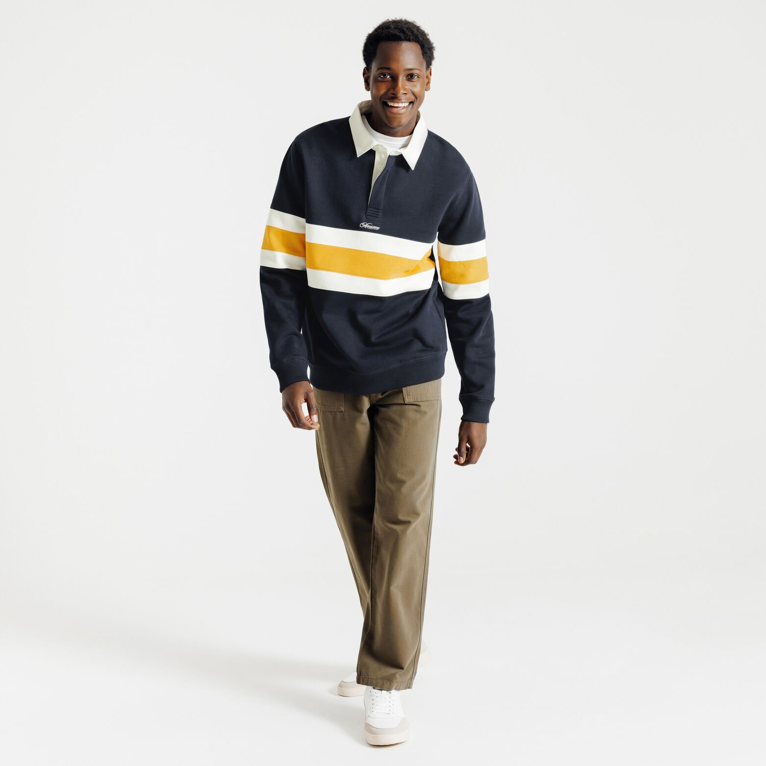 Sweat col polo contrast&eacute; animation