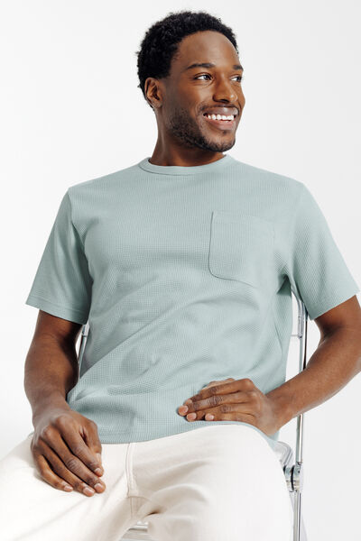 Tee shirt mati&egrave;re gaufr&eacute;e