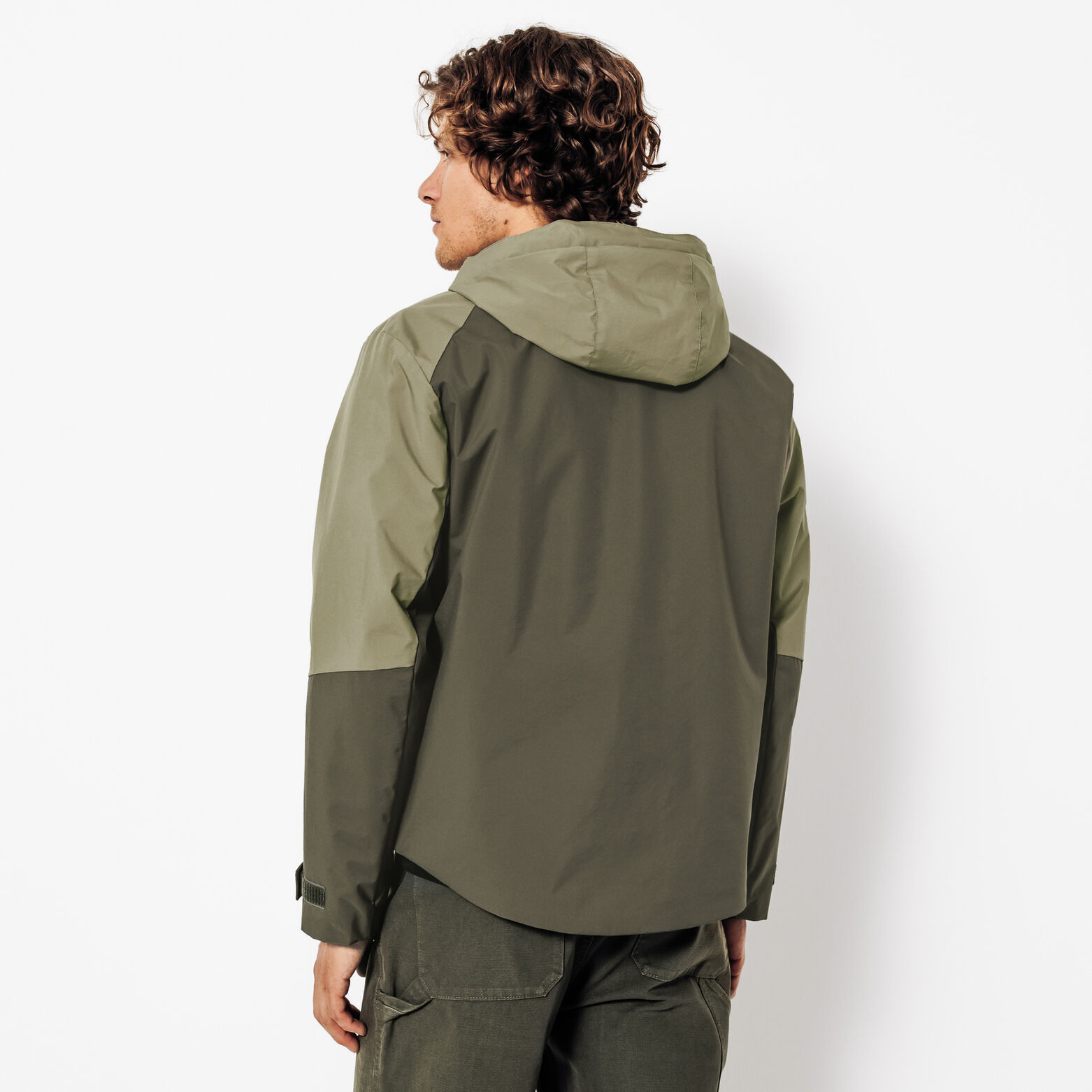 Blouson technique l&eacute;ger &agrave; capuche