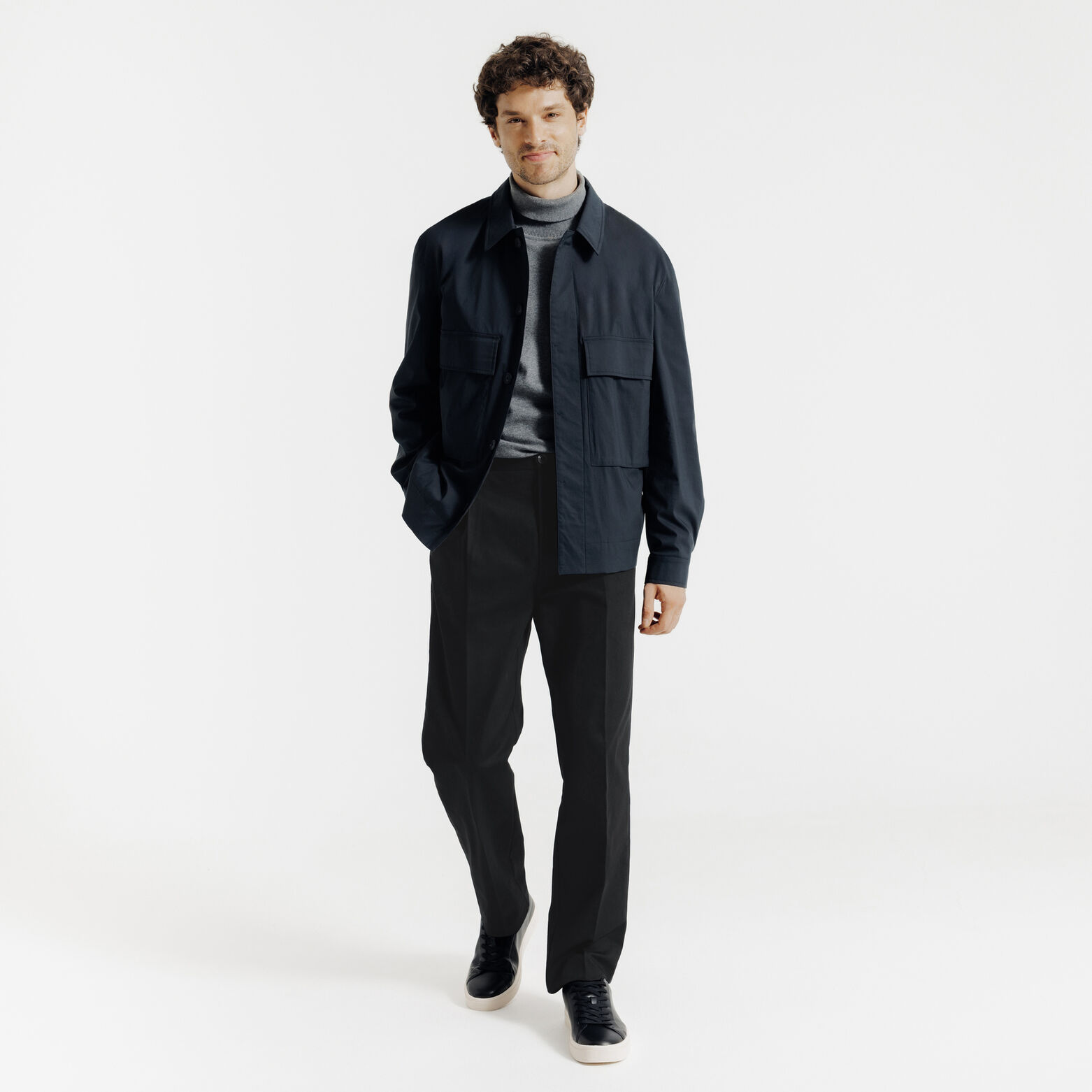 Loose fit chinobroek met plooien