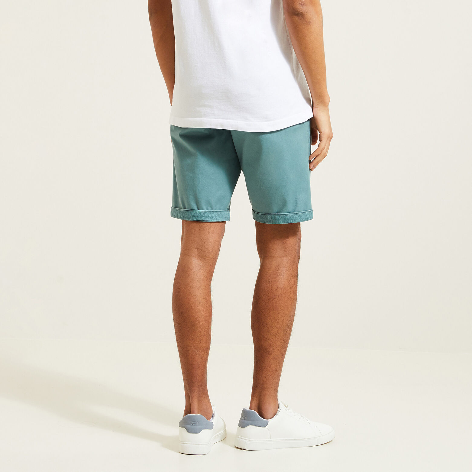 Bermuda chino uni avec ceinture