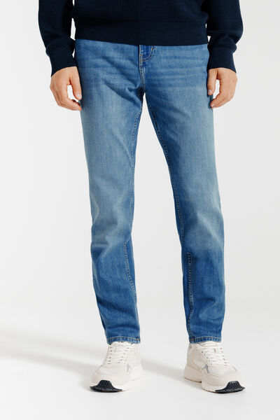 Tapered fit jeans