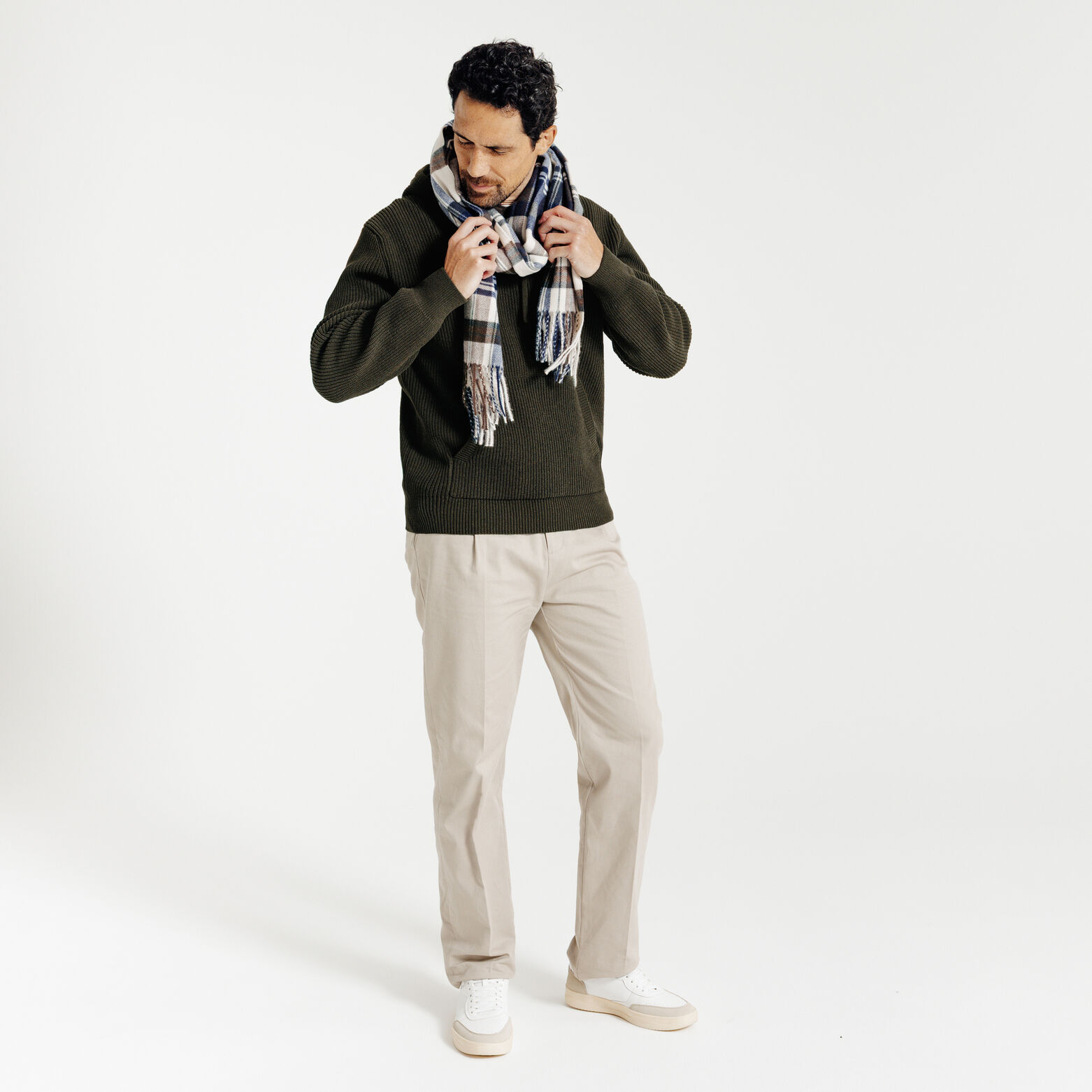 Pull &agrave; capuche chenille