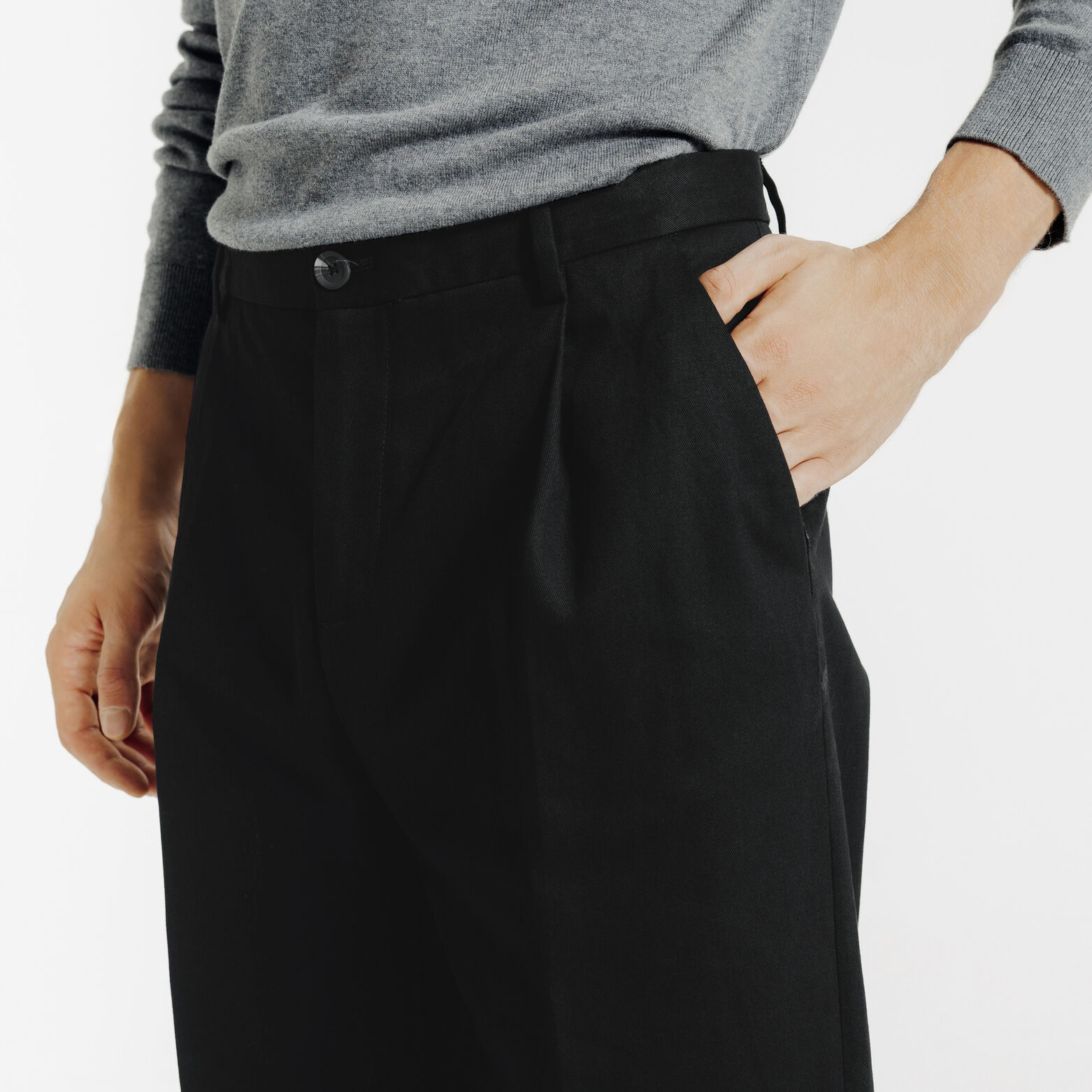 Loose fit chinobroek met plooien